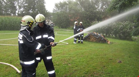 02.08.2019 - Brandeinsatzübung "Holzstoßbrand"